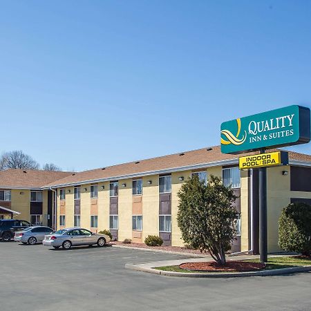 Quality Inn & Suites West Bend Esterno foto
