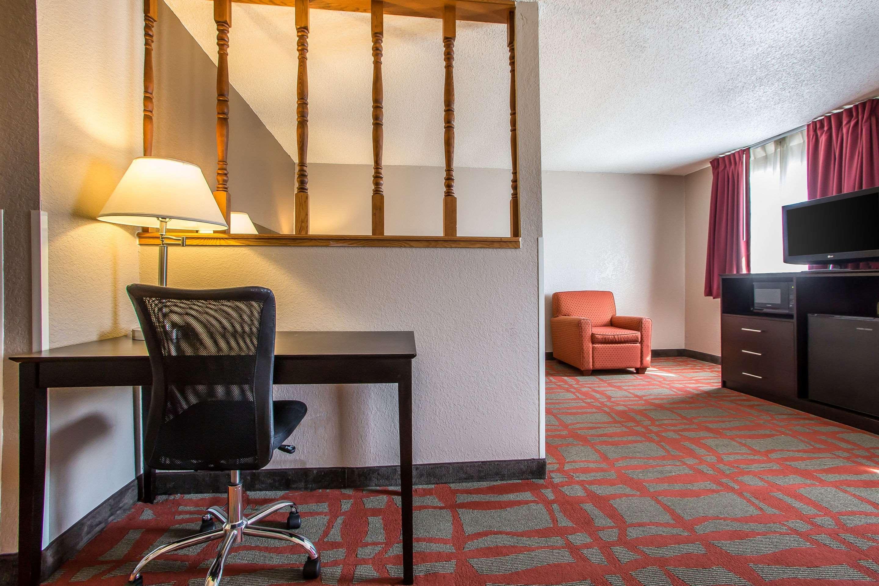 Quality Inn & Suites West Bend Esterno foto