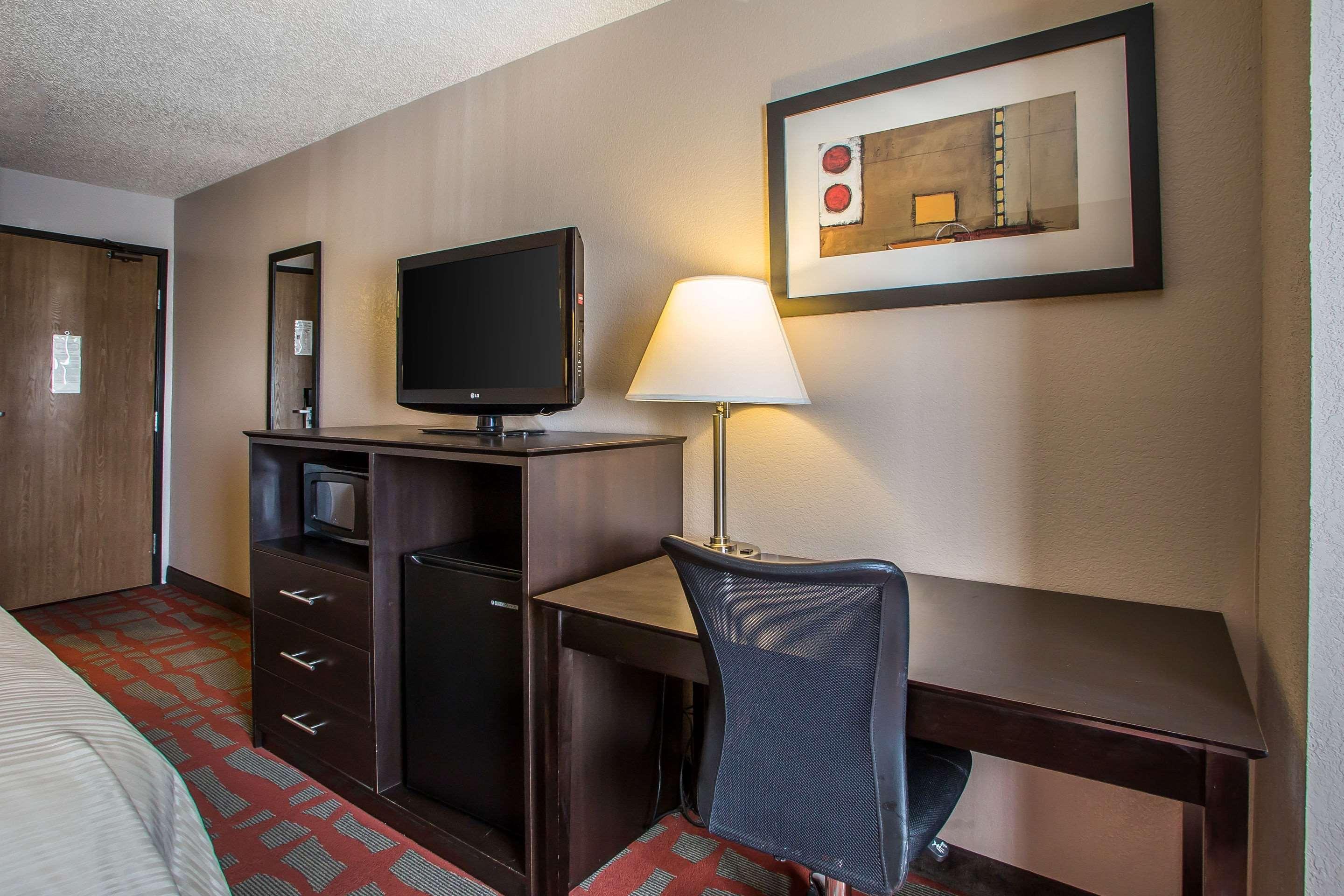 Quality Inn & Suites West Bend Esterno foto