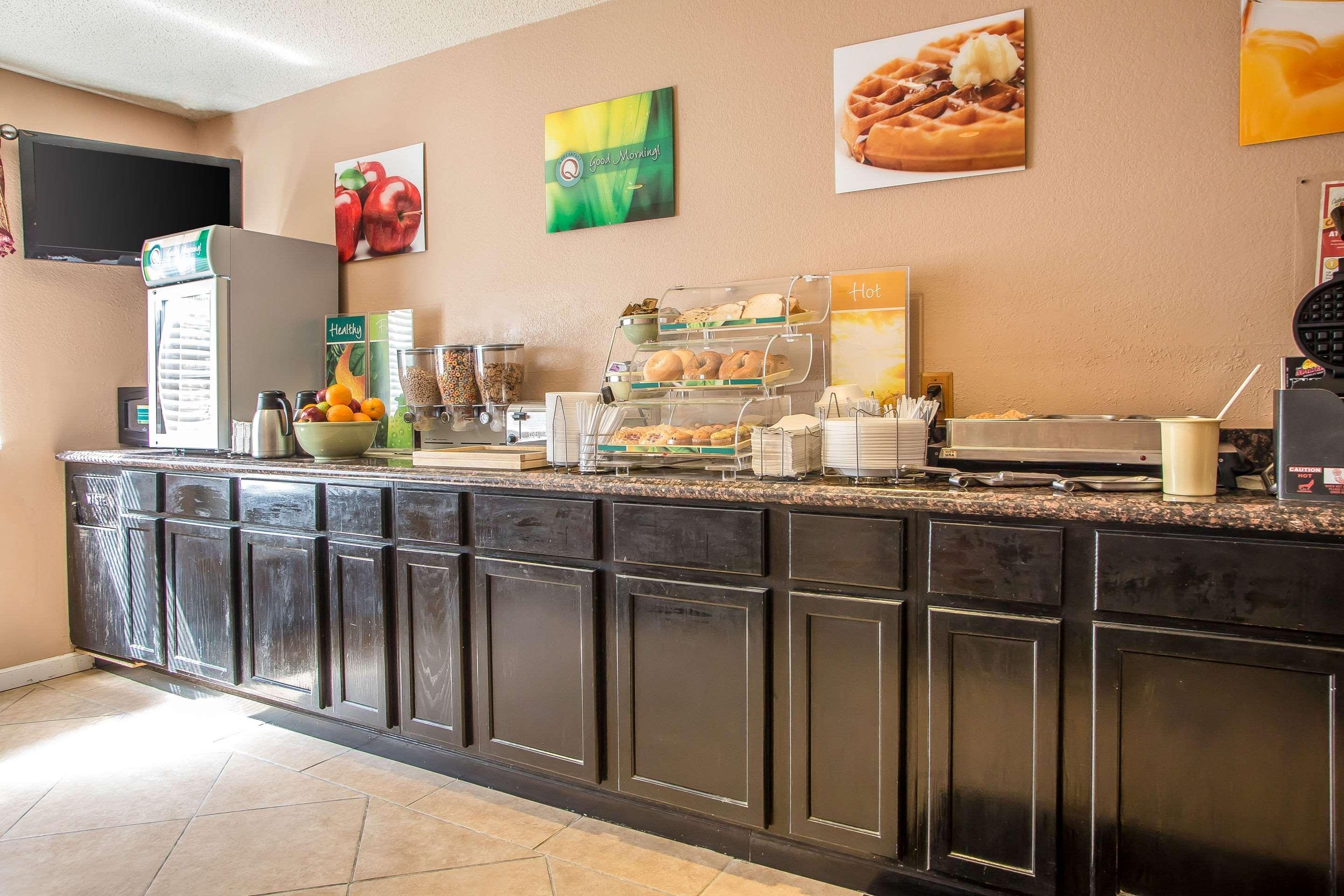 Quality Inn & Suites West Bend Esterno foto